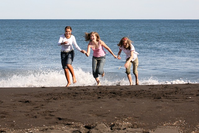 dívky na pláži 