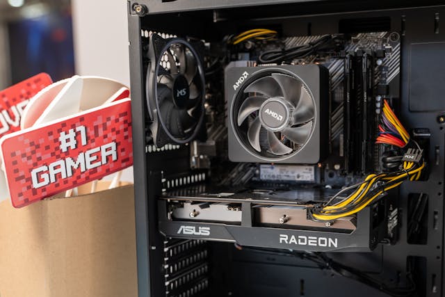 vnitřek PC